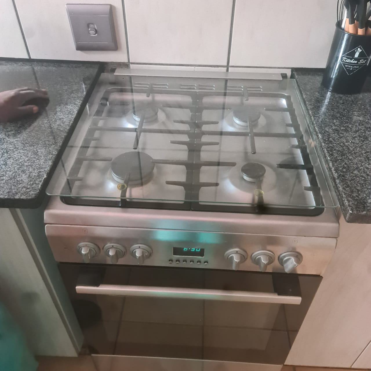 Gas hob with granite countertop